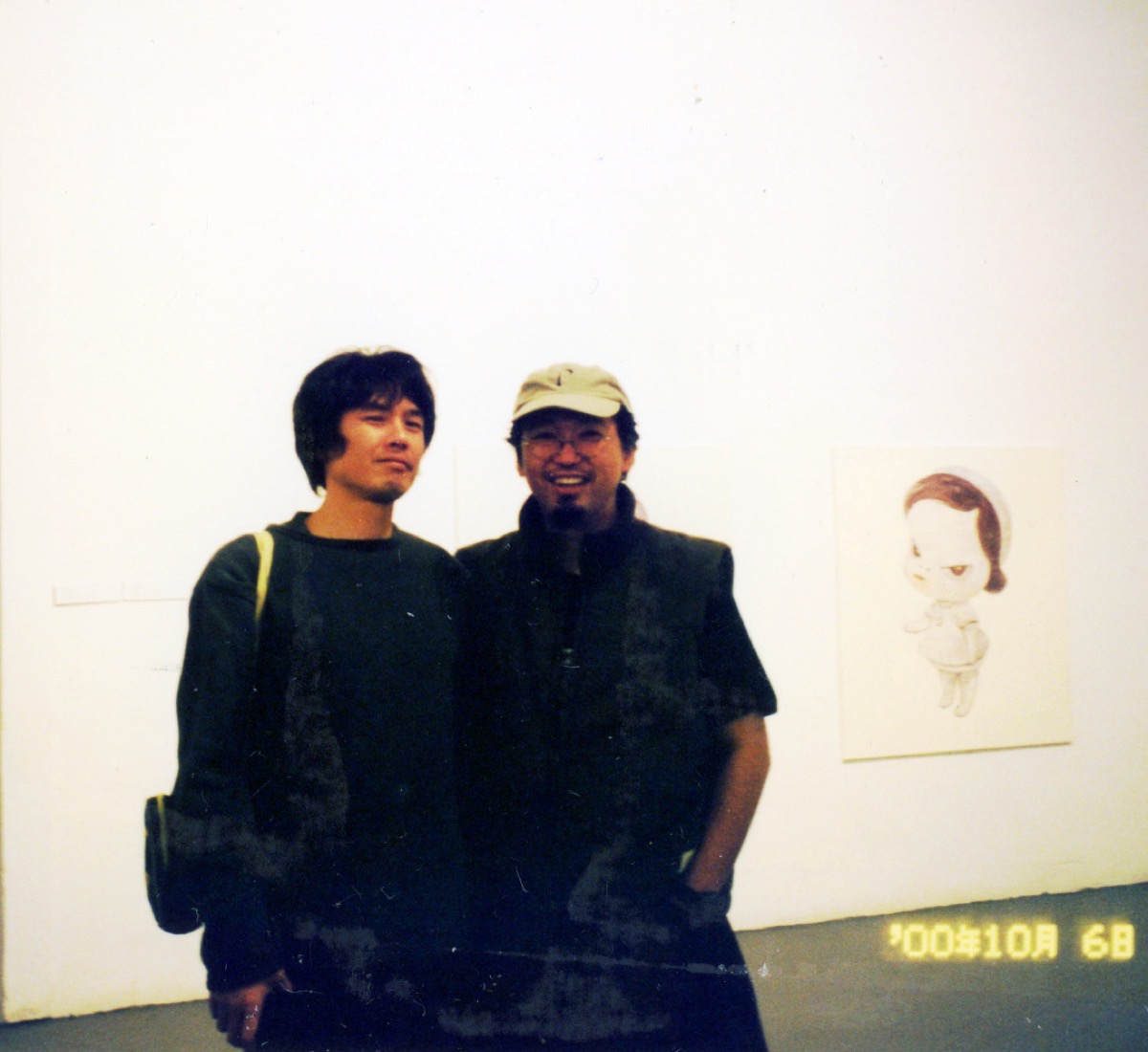 ワルシャワで開催されたグループ展「Gendai」会場にて村上隆と