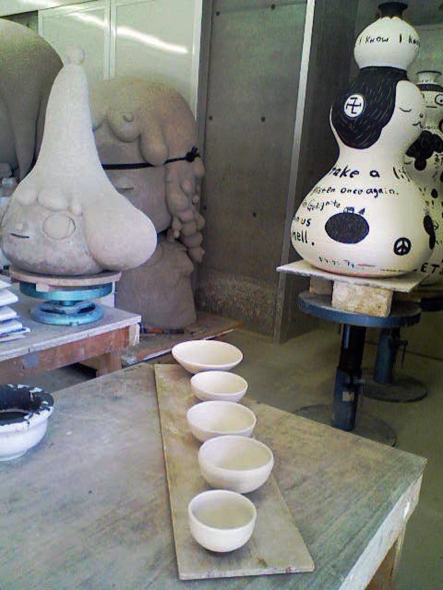 滋賀県立陶芸の森でセラミック作品を制作