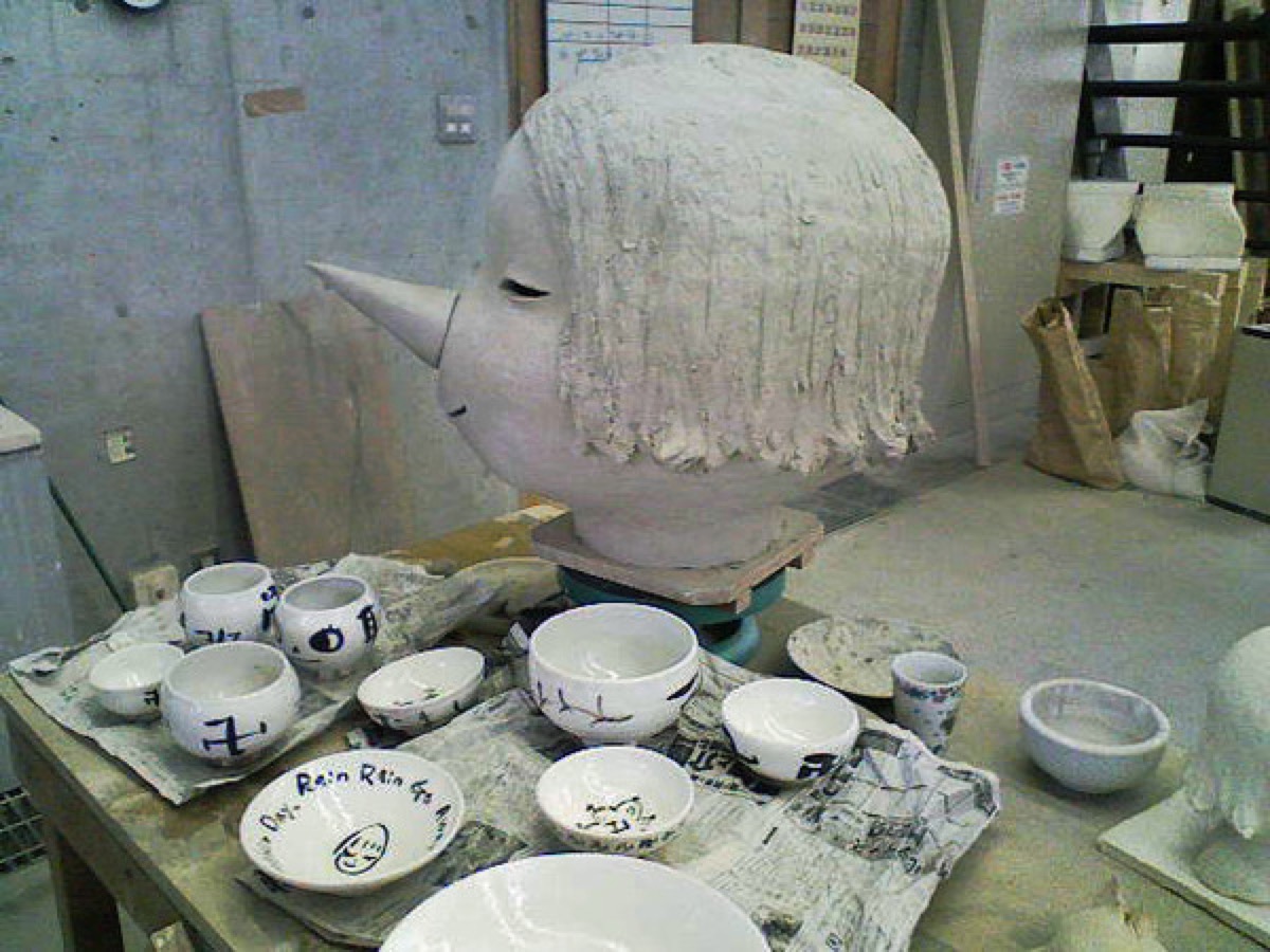 滋賀県立陶芸の森でセラミック作品を制作