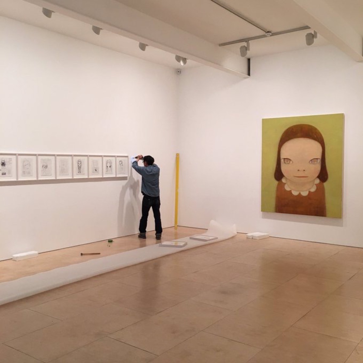 「Yoshitomo Nara: New Works」（スティーブン・フリードマン・ギャラリー）　設営の様子