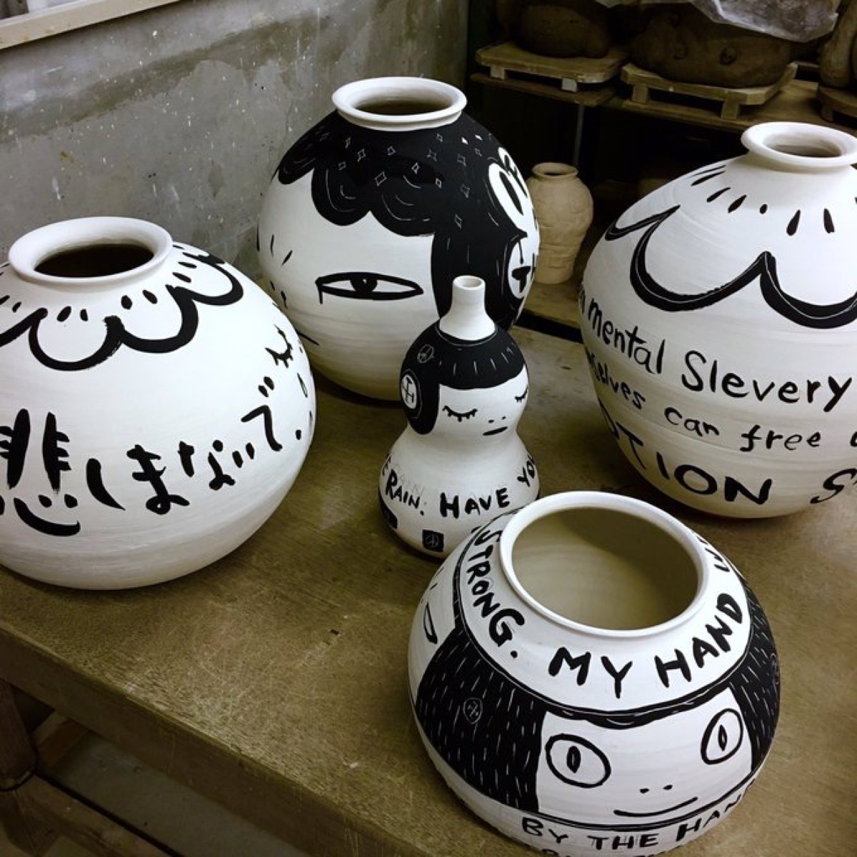 制作中のセラミック作品