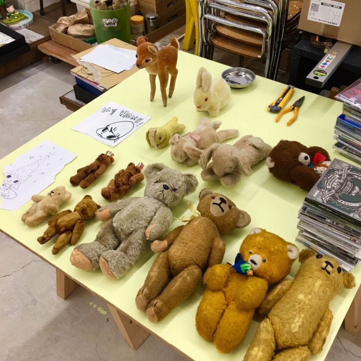 「for better or worse」（豊田市美術館）　展示のために整理したぬいぐるみ