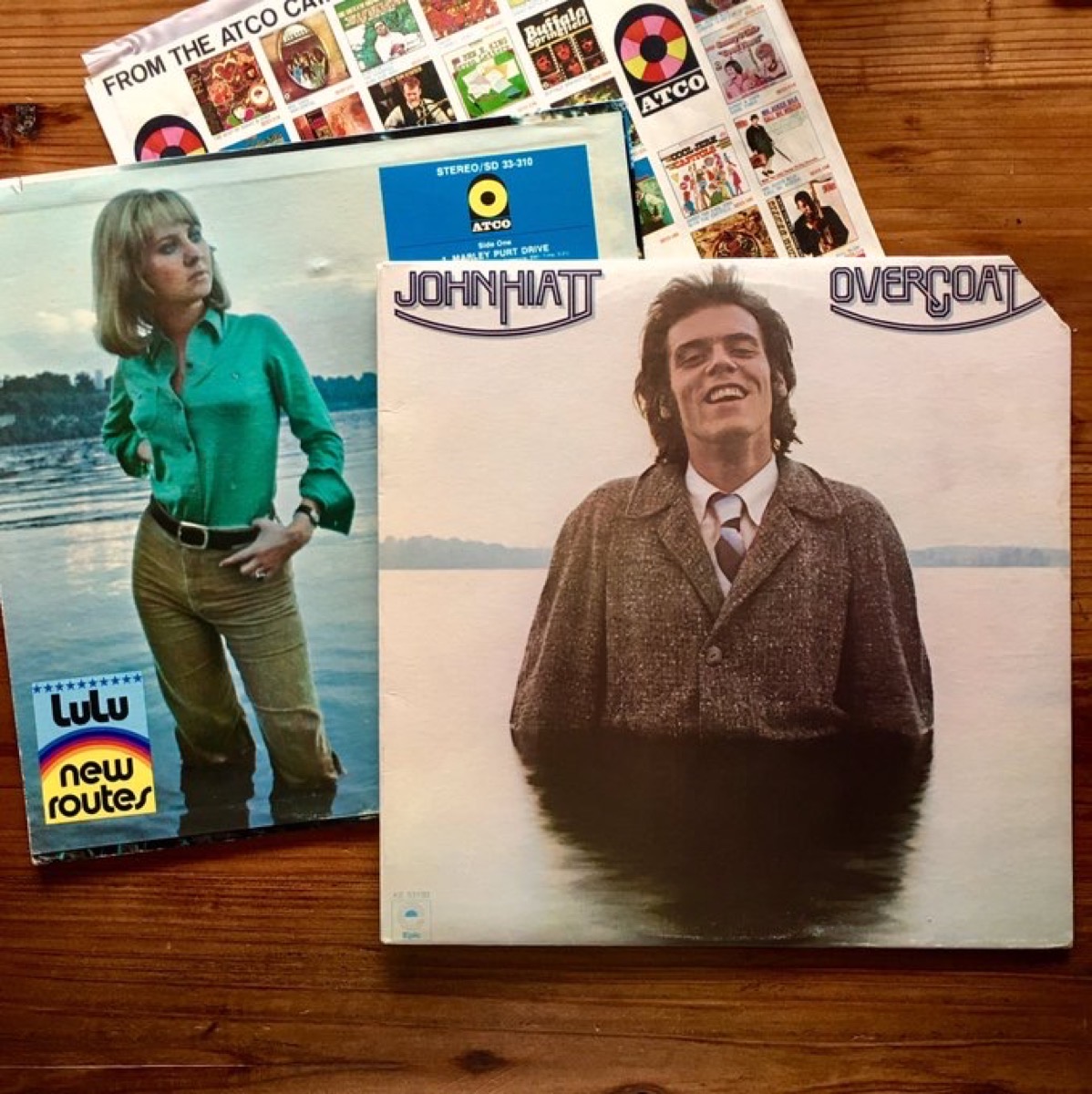 レコードのコレクションからジョン・ハイアット「Overcoats」とルル「New Routes」
